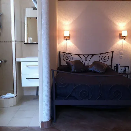 Hotel Les Chansonniers 3*
