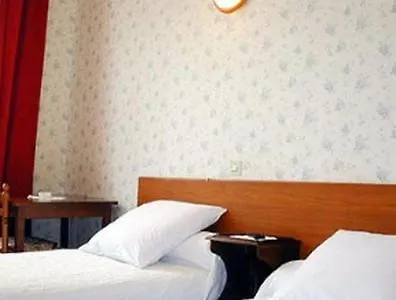 Les Chansonniers מלון פריז