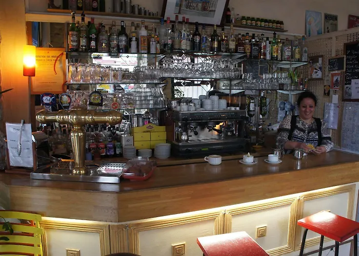 Hotel Les Chansonniers 3*