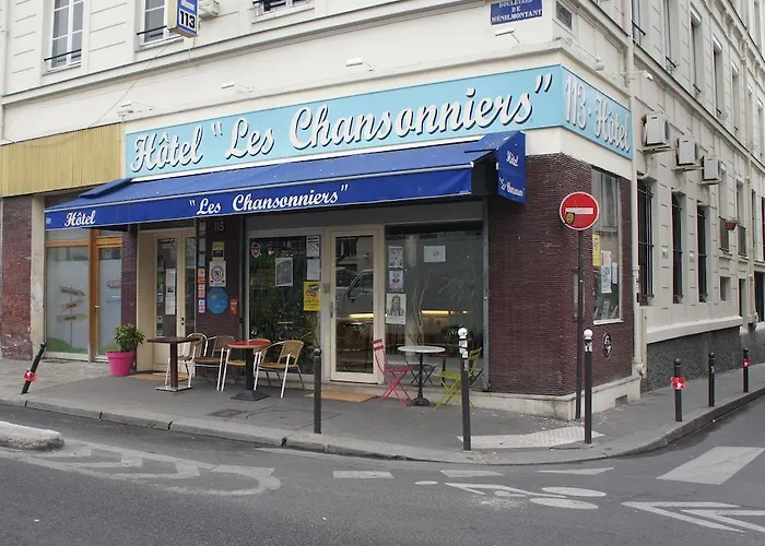 Отель Les Chansonniers 3*
