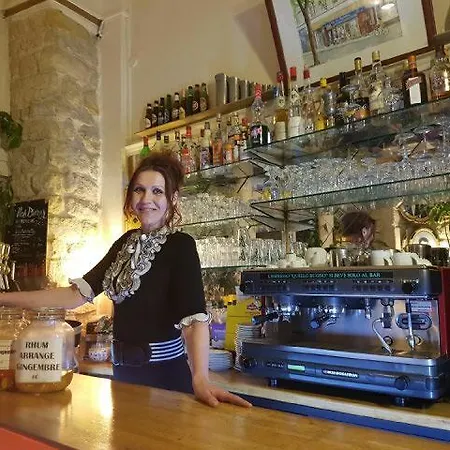 Les Chansonniers فندق باريس