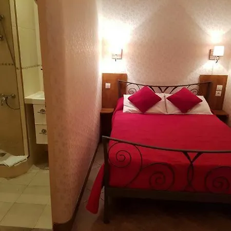 فندق Les Chansonniers 3*